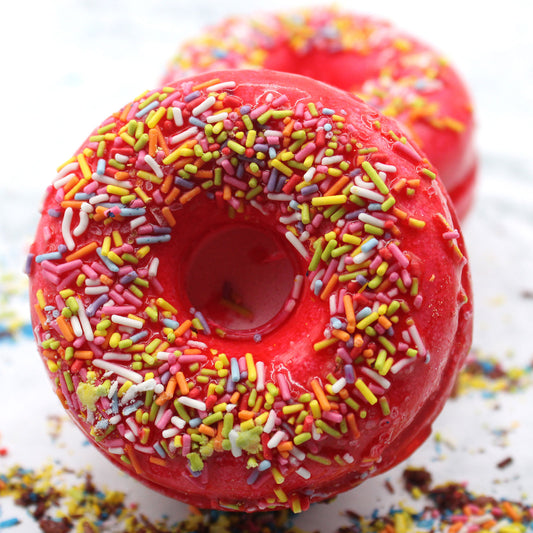 Make bath time that little bit more fun with our Donut Bath Bomb and Fizzer. The fizz on these is amazing and will bath times so exciting. The fresh, warm scent will fill your bath with a delightful smelling aroma. They are great for Christmas gifts, Birthday presents, Baby Shower Gifts and Pamper gift sets or why not just a treat for yourself.   We know they're tempting to eat, but please don't!!  Handmade and Cruelty-free
