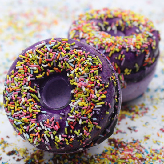Make bath time that little bit more fun with our Donut Bath Bomb and Fizzer. The fizz on these is amazing and will bath times so exciting. The fresh, warm scent will fill your bath with a delightful smelling aroma. They are great for Christmas gifts, Birthday presents, Baby Shower Gifts and Pamper gift sets or why not just a treat for yourself.   We know they're tempting to eat, but please don't!!  Handmade and Cruelty-free