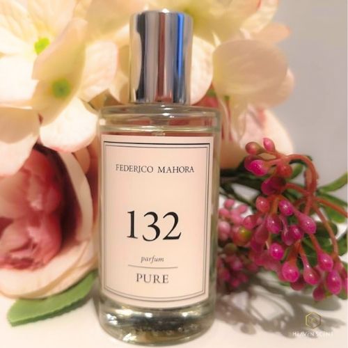 No132 is described as an essence, sensual and delicate fragrance. This fragrance is similar to Versace Crystal Noir.  Fragrance Notes:  Head: Ginger, Cardamom, Pepper, Orange  Heart: Tuberose, Coconut, Gardenia, Peony  Base: Ambergris, Musk  Capacity: 50ml 