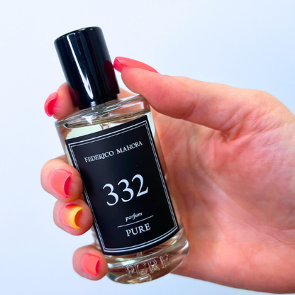 No322 is described as a light and full of energy&nbsp;fragrance. This fragrance is similar to Ralph Lauren Polo Blue Sport. This would make the perfect gift for your Friend, Husband or Boyfriend.

NEW LOOK: now available in a PURE, saving you money for the same scent!!

Fragrance notes:

Head: Green Apple, Mint, Mandarin

Heart: Ginger, Sage, Fern

Base: Oakmoss, Musk, Sandalwood

&nbsp;Capacity: 50ml&nbsp;